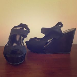 Simply Vera - Vera Wang Wedge Sandals